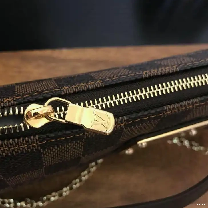 LV Bags 19T1L0126 0526